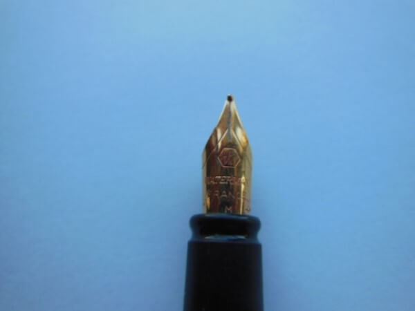 a rounded nib / Source: From my own collection